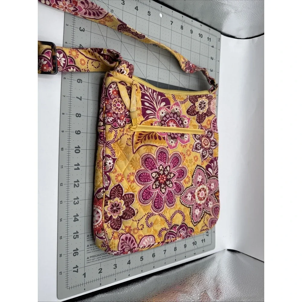 Vera Bradley Crossbody Hipster‎ Bali Gold (retired) 11 x 10.5